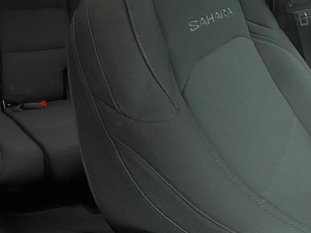 Used 2021 Jeep Wrangler Unlimited Sahara AWD/4WD image 14