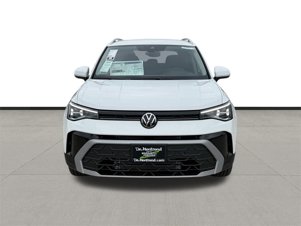 New 2026 Volkswagen Taos SE image 2