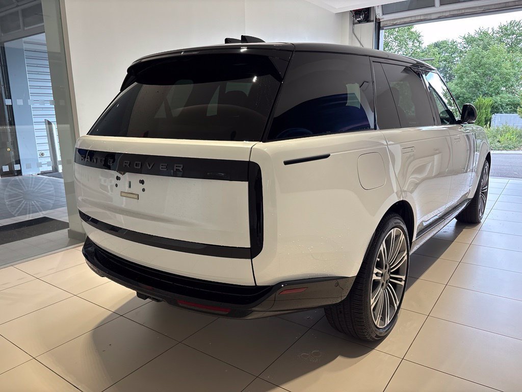 New 2026 Land Rover Range Rover Long Wheelbase SE AWD/4WD image 5