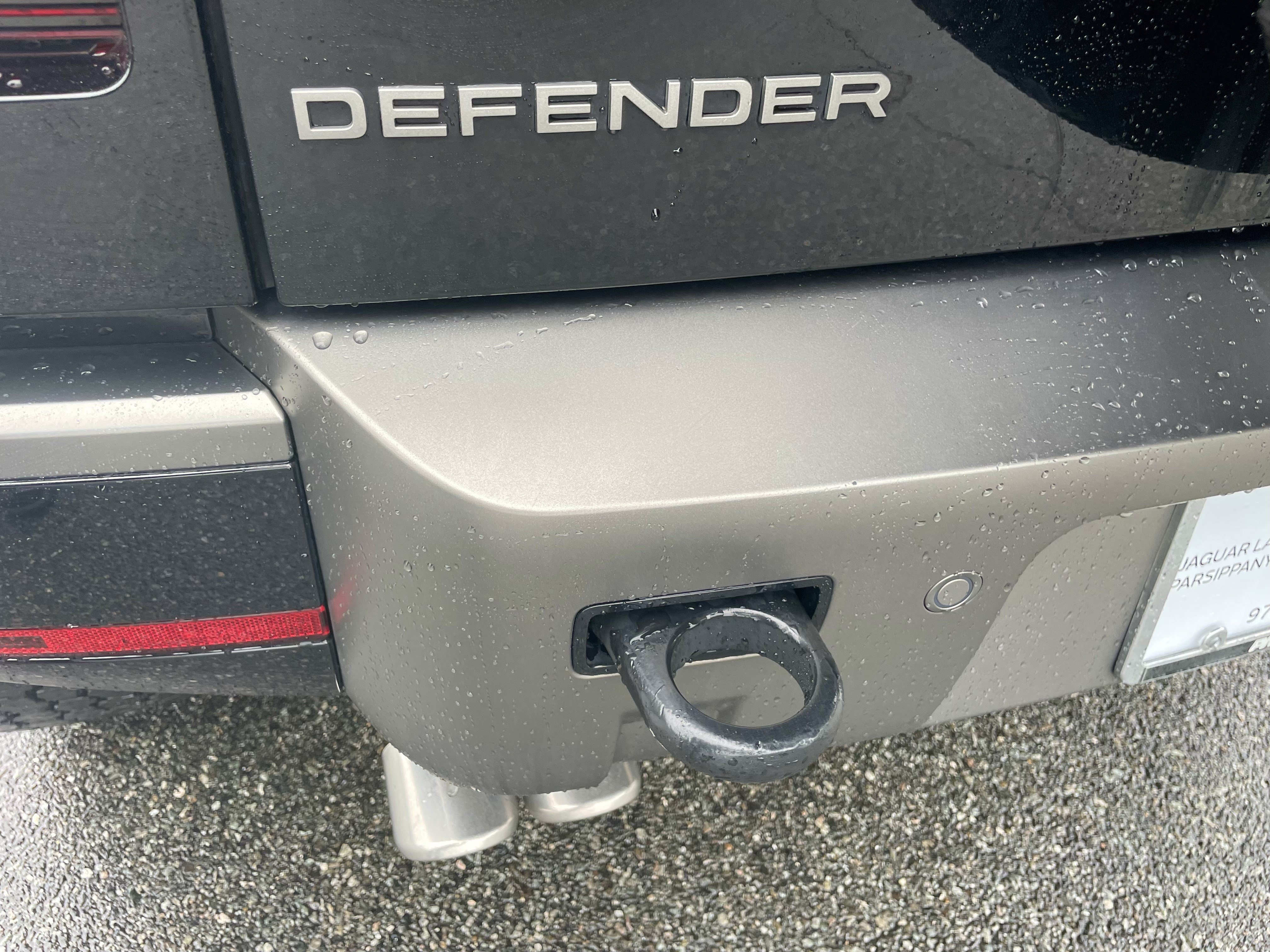 Certified 2025 Land Rover Defender 110 X-Dynamic SE AWD/4WD image 33