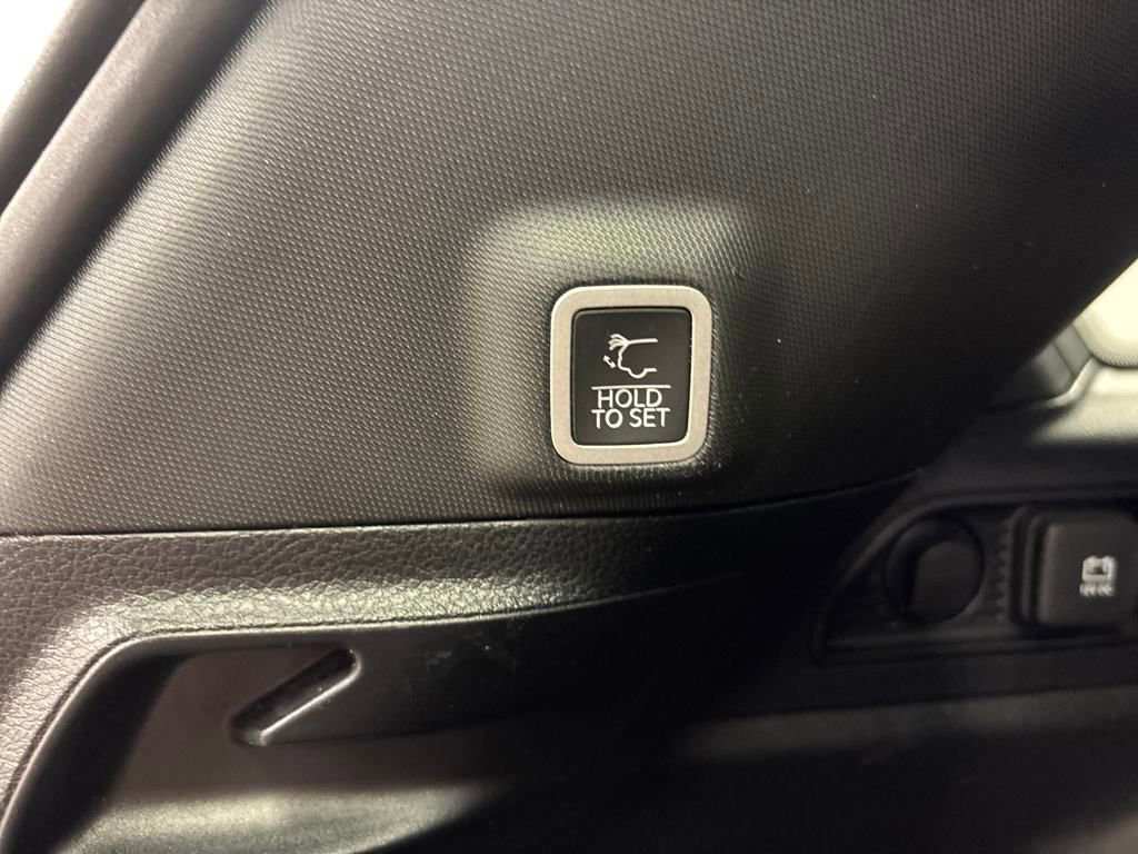 Used 2023 Jeep Grand Cherokee Altitude image 19