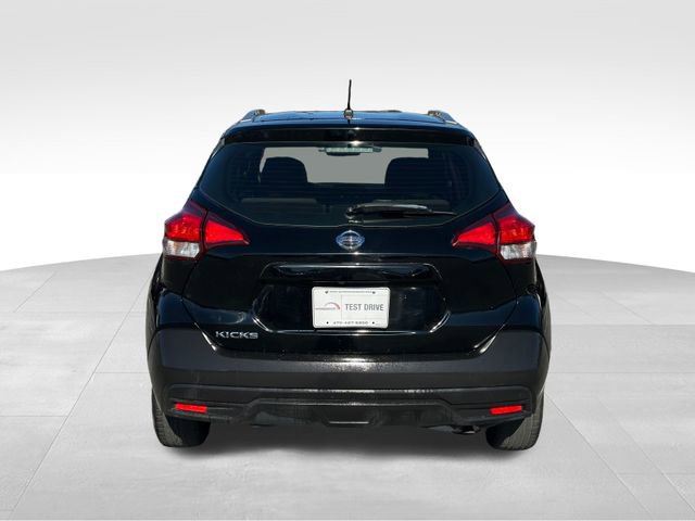 Used 2019 Nissan Kicks S image 4