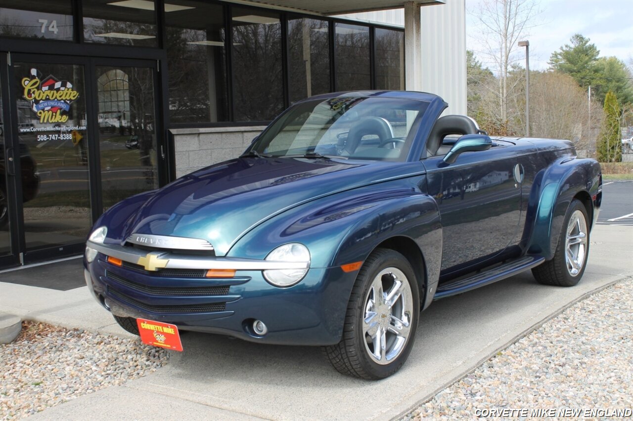 Used 2006 Chevrolet SSR w/ Preferred Equipment Group RWD image 7