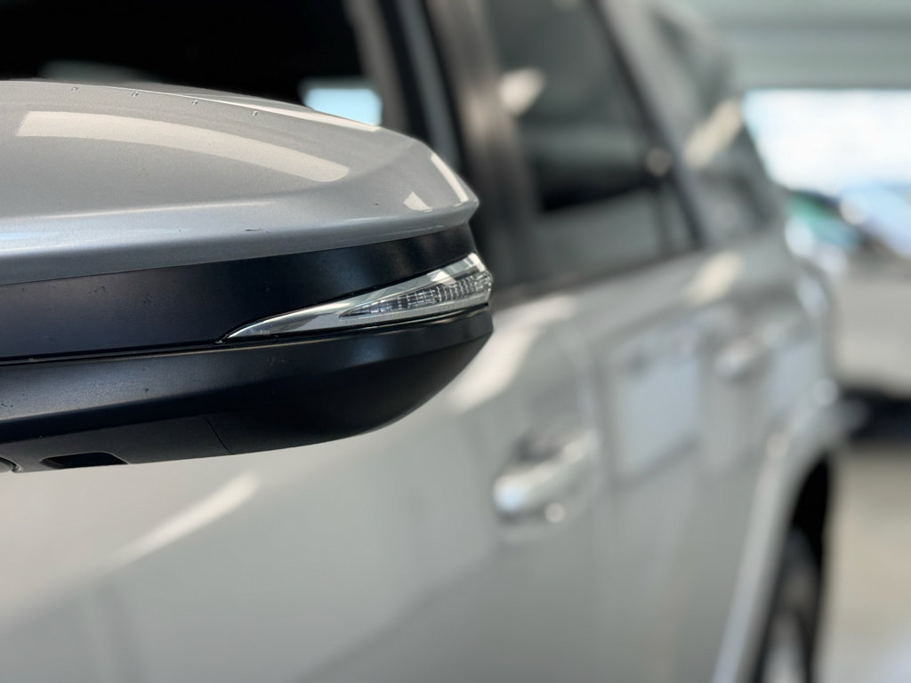 Used 2016 Toyota 4Runner SR5 Premium image 12