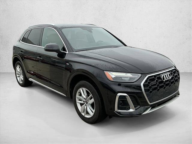 Used 2023 Audi Q5 2.0T Premium w/ Convenience Package AWD/4WD image 3