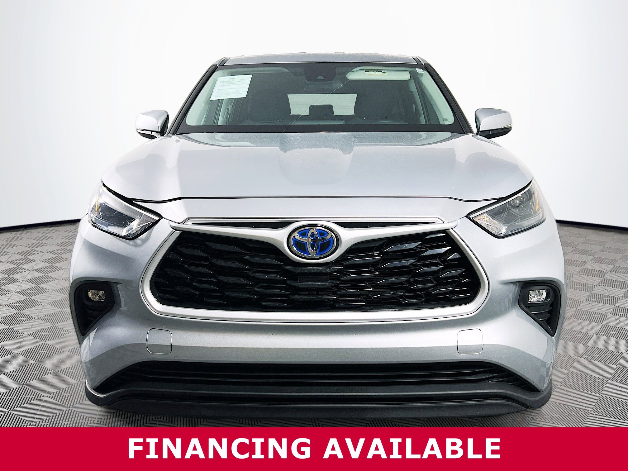 Used 2023 Toyota Highlander LE image 25