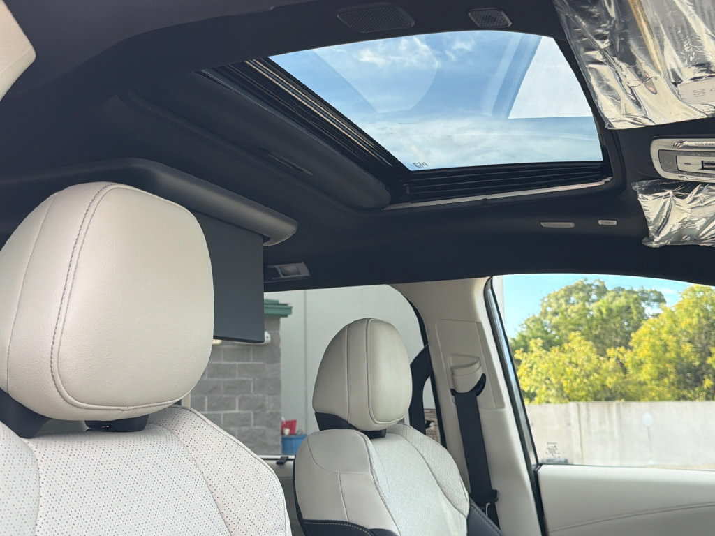New 2026 Toyota Sienna Platinum AWD/4WD image 9