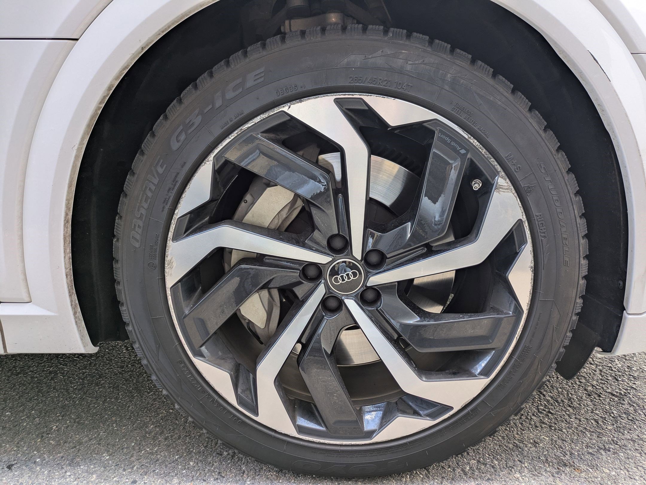 Used 2024 Audi Q8 e-tron Prestige w/ Prestige Package image 30