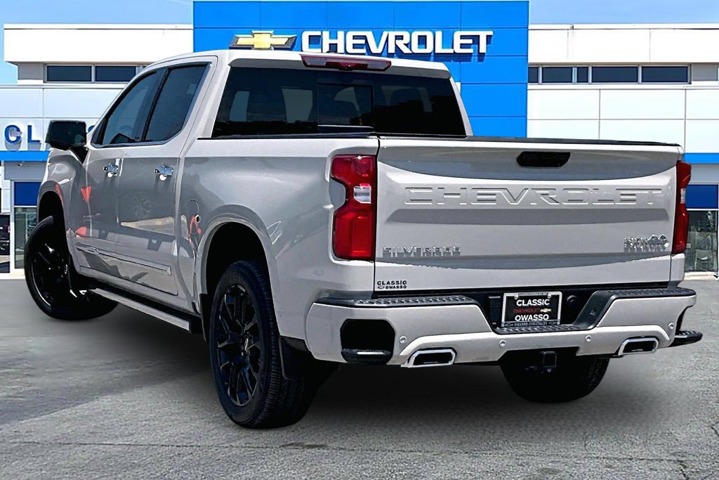 New 2026 Chevrolet Silverado 1500 High Country AWD/4WD image 3