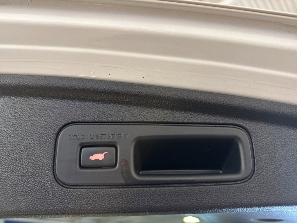 Used 2022 Acura MDX SH-AWD w/ Advance Package image 30