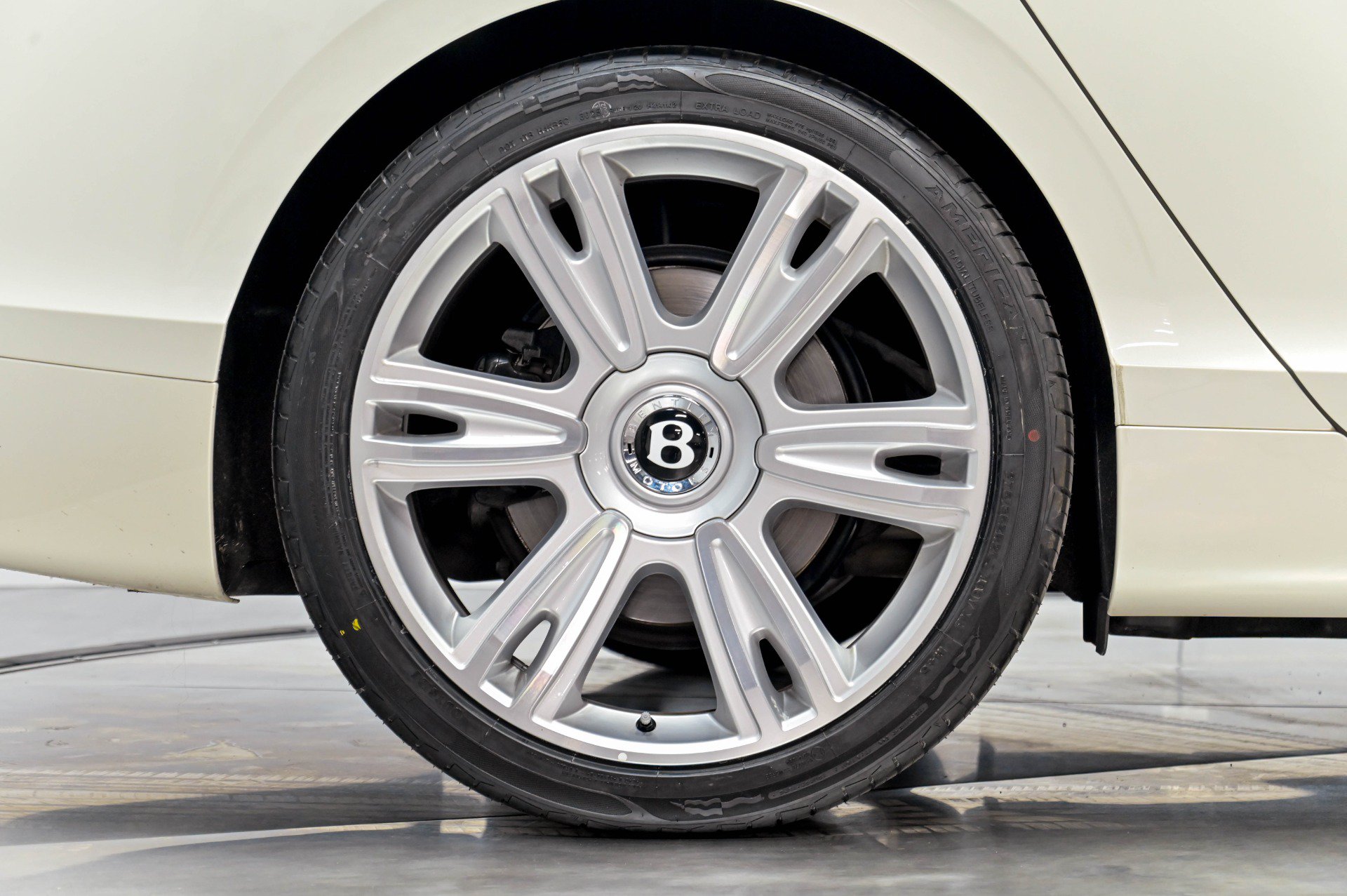 Used 2016 Bentley Flying Spur W12 AWD/4WD image 21