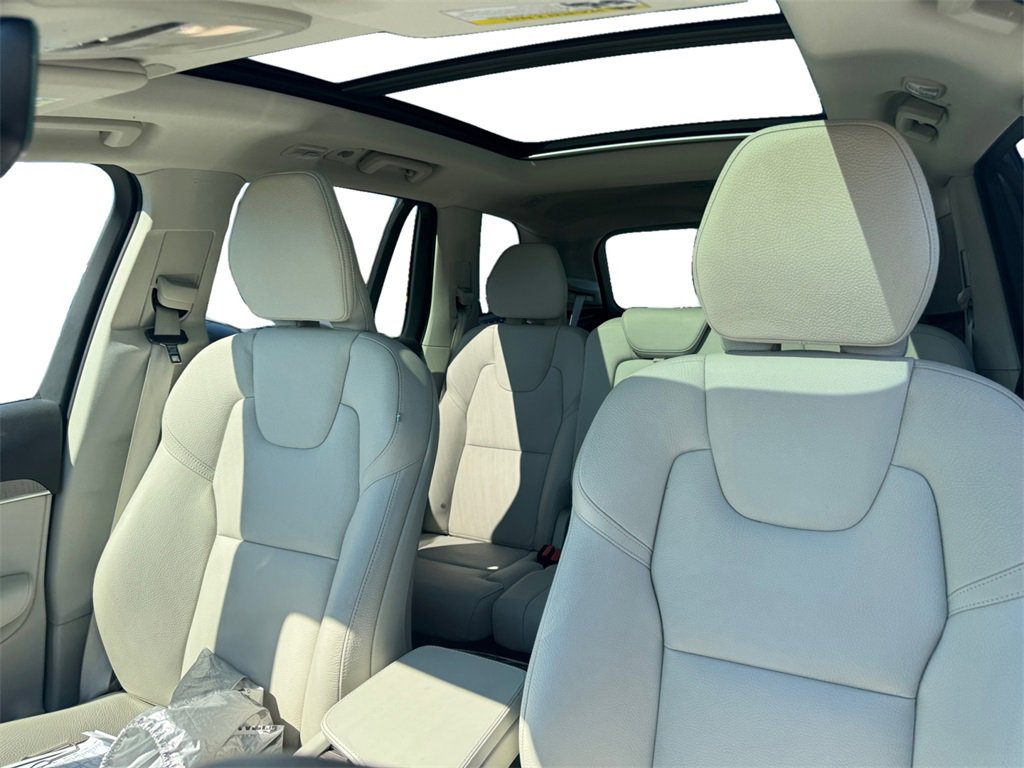 Certified 2023 Volvo XC90 B6 Plus w/ Protection Package Premier image 18