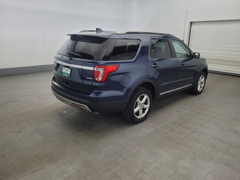 Used 2016 Ford Explorer XLT w/ Equipment Group 202A AWD/4WD image 9