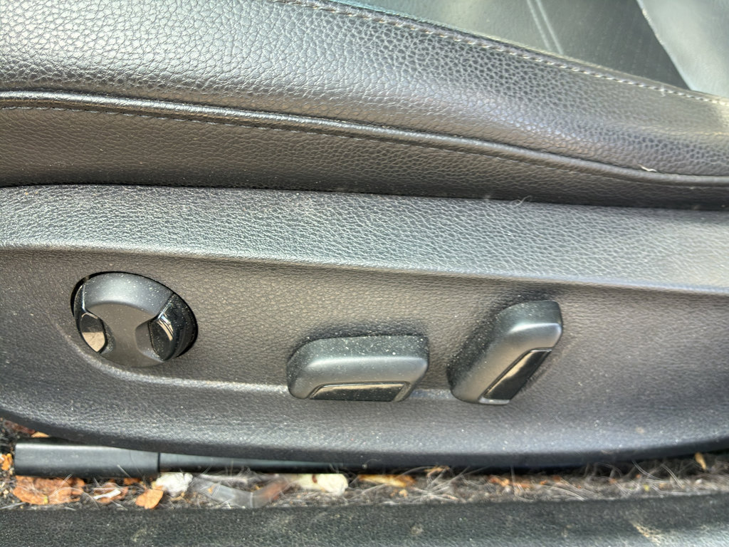 Used 2014 Volkswagen Passat 1.8T Wolfsburg Edition image 10