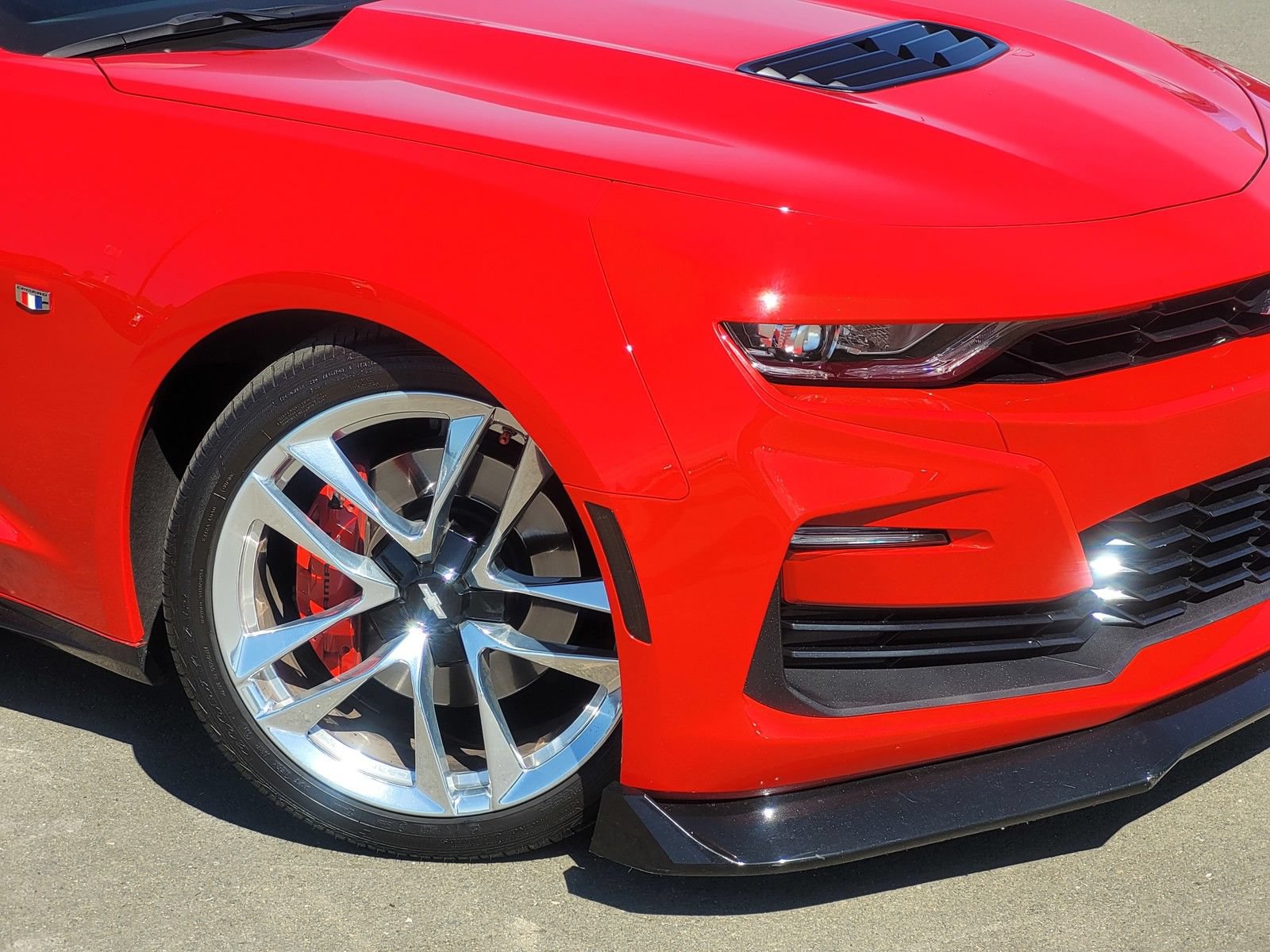 Used 2021 Chevrolet Camaro SS RWD image 3