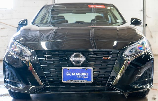 Certified 2025 Nissan Altima 2.5 SR image 3