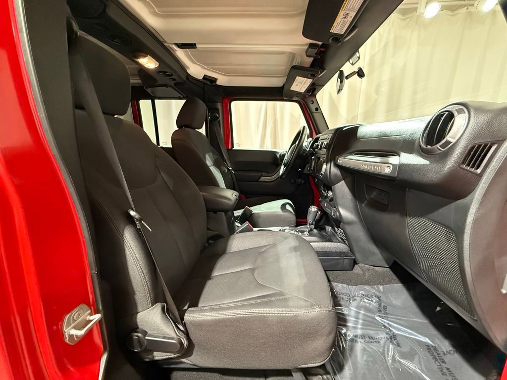 Used 2018 Jeep Wrangler Unlimited Sport w/ Connectivity Group AWD/4WD image 13