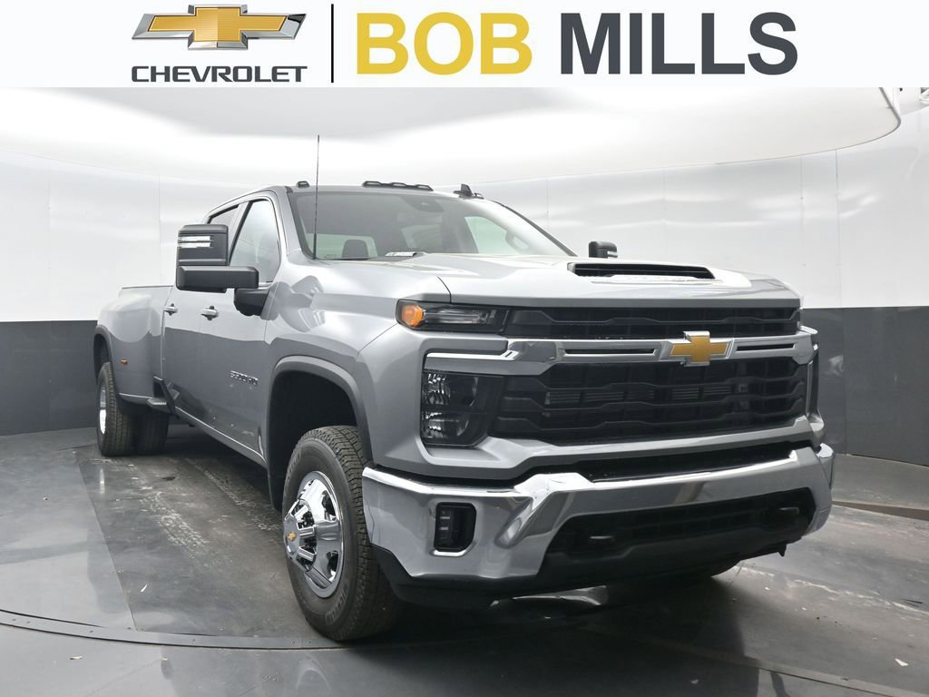 New 2026 Chevrolet Silverado 3500 LT image 1