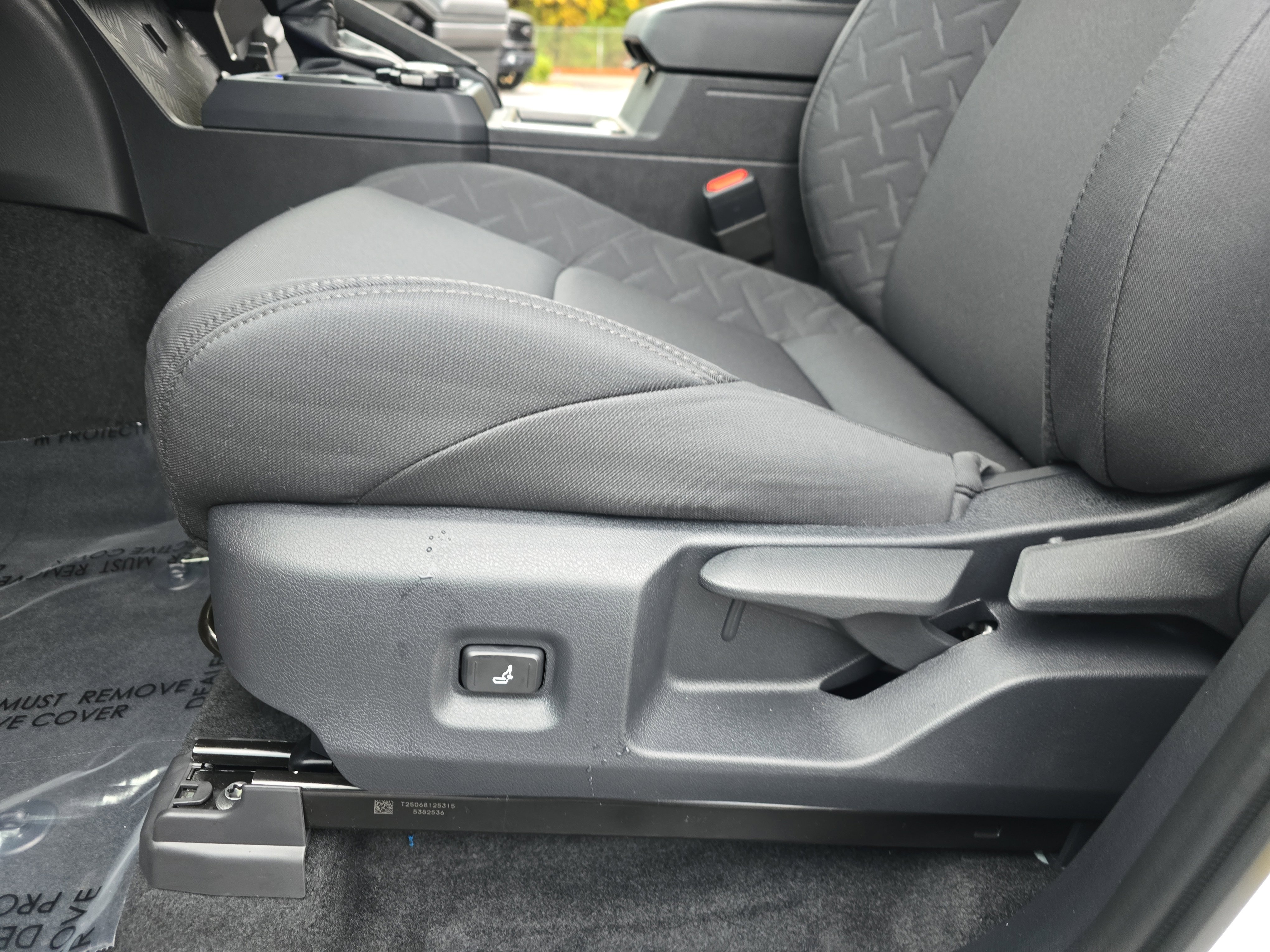 Used 2025 Toyota Tacoma SR5 image 29