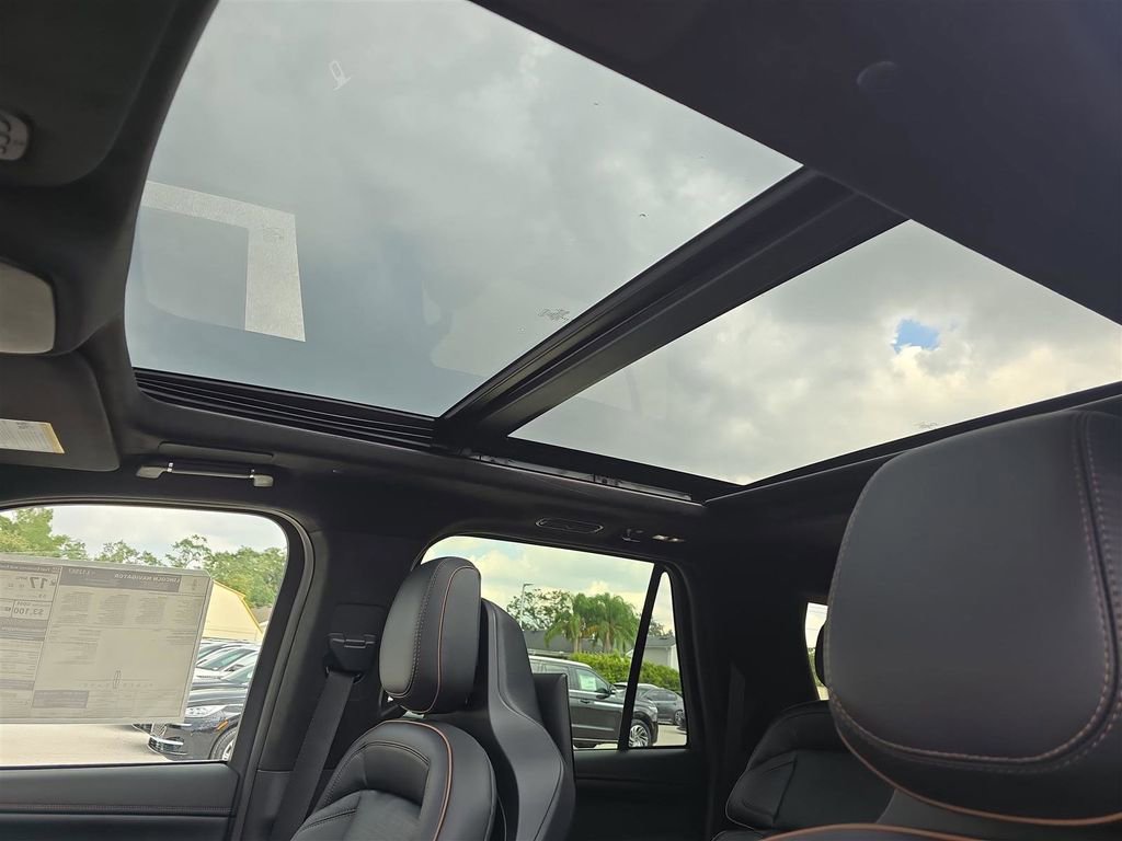 New 2025 Lincoln Navigator L Black Label image 21