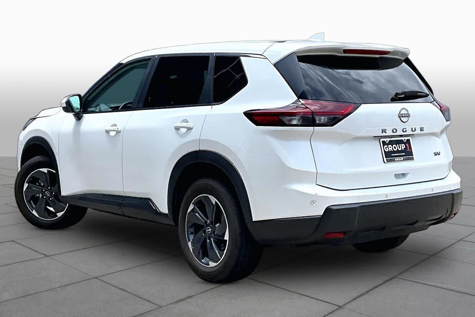 Certified 2024 Nissan Rogue SV FWD image 12