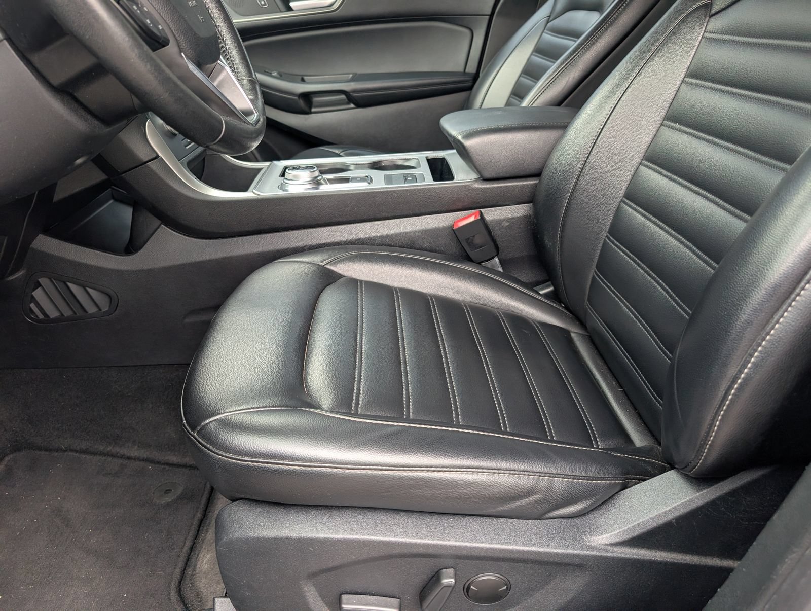Used 2022 Ford Edge SEL AWD/4WD image 6
