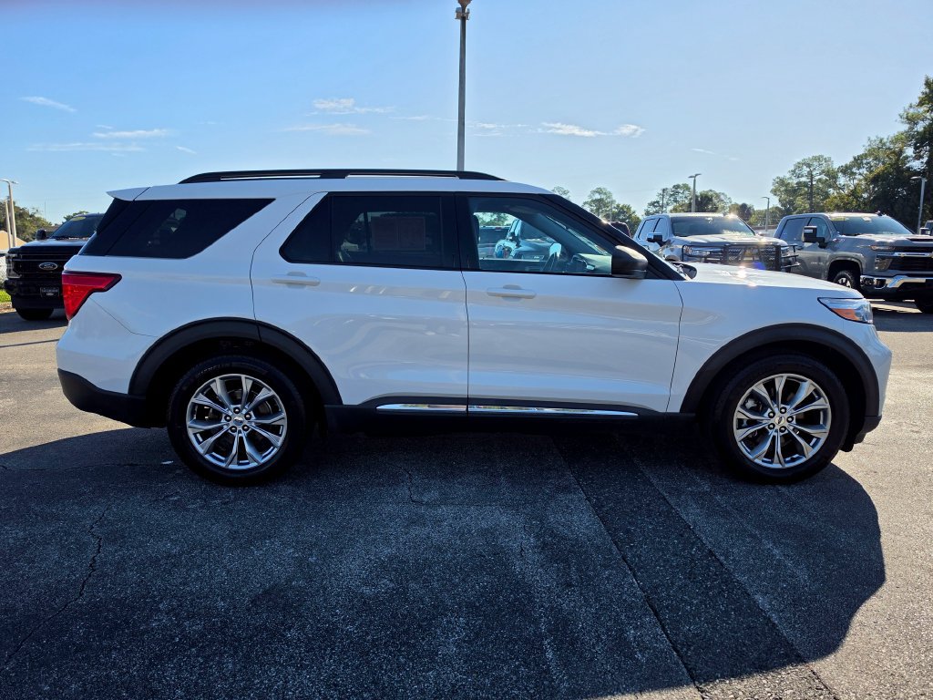 Used 2023 Ford Explorer XLT w/ Equipment Group 202A RWD image 5