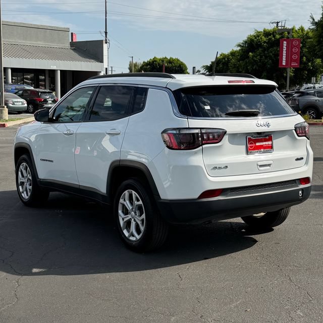 Used 2024 Jeep Compass Latitude AWD/4WD image 5