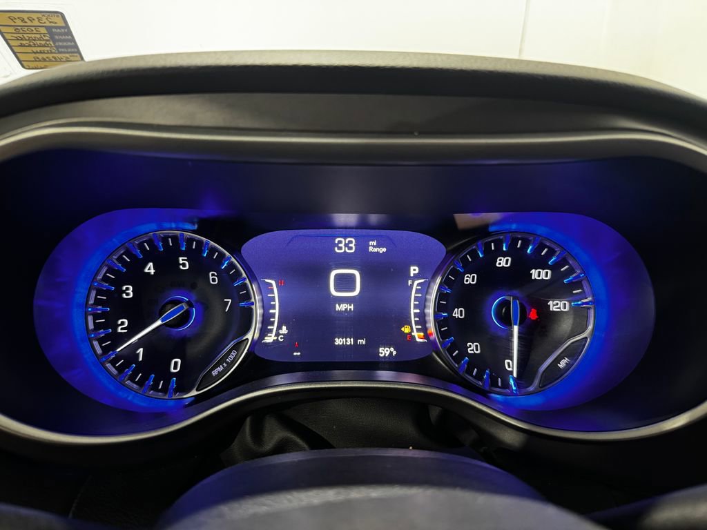 Used 2025 Chrysler Pacifica Select FWD image 7