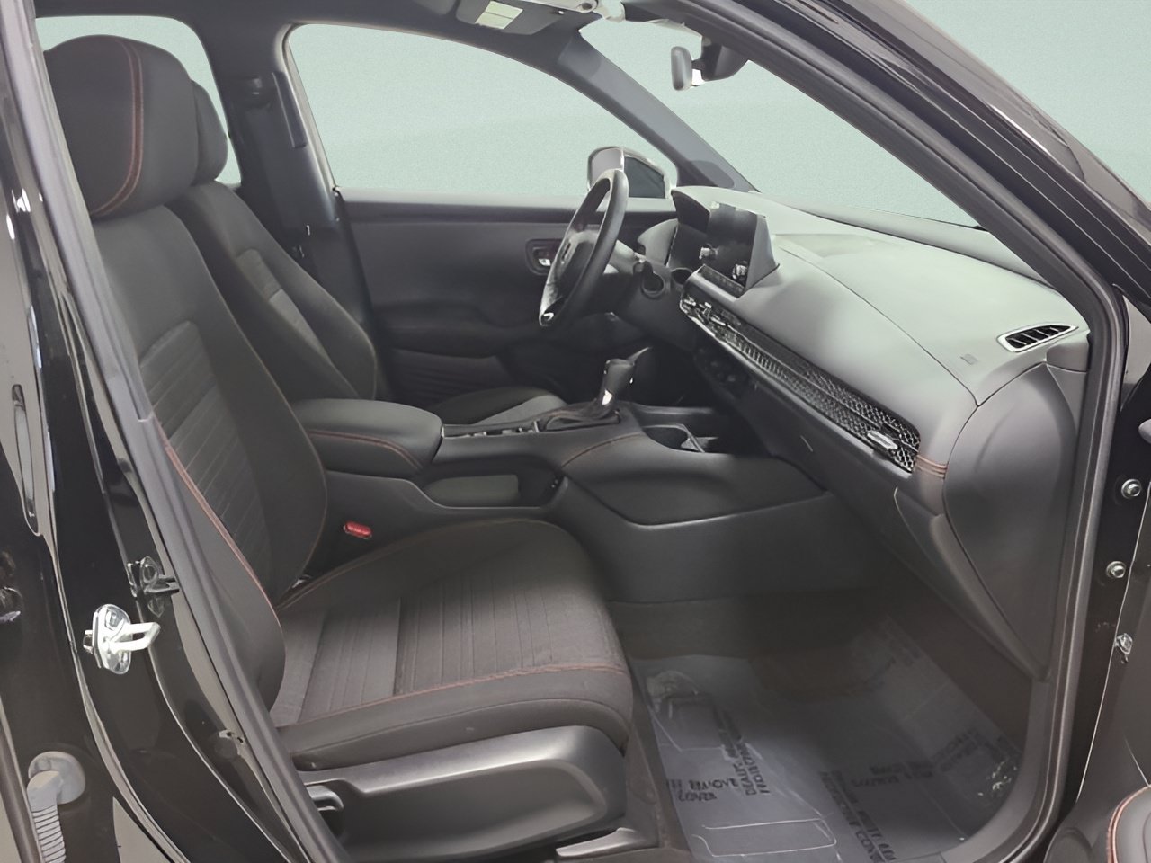 Certified 2025 Honda HR-V Sport image 12