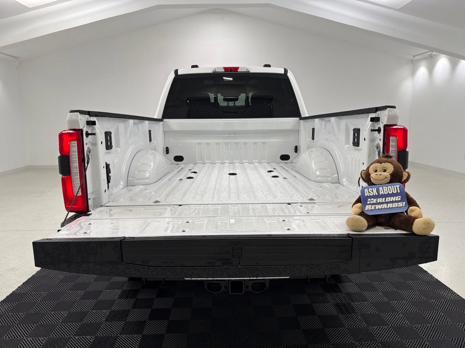 Used 2026 Ford F350 King Ranch w/ Chrome Package AWD/4WD image 9