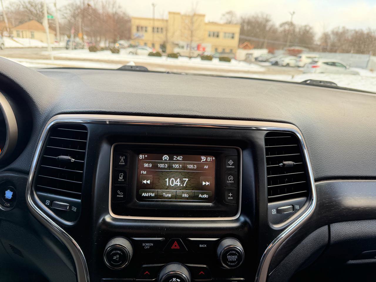 Used 2016 Jeep Grand Cherokee Laredo image 11