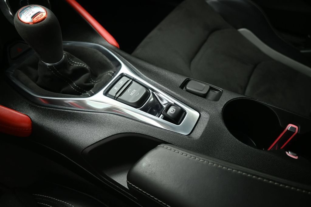 Used 2018 Chevrolet Camaro SS RWD image 16