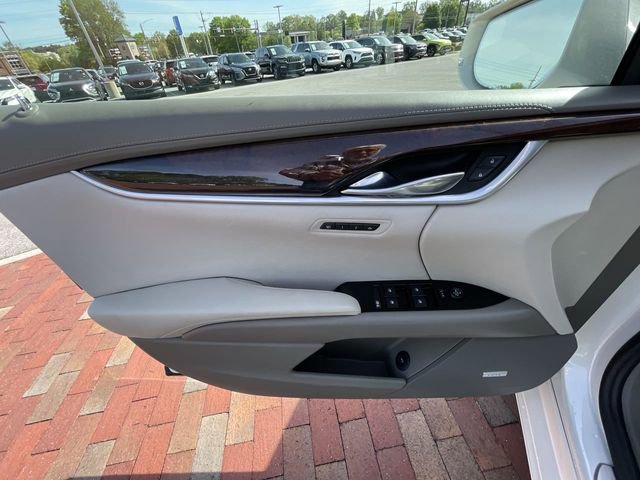 Used 2014 Cadillac XTS Platinum image 10