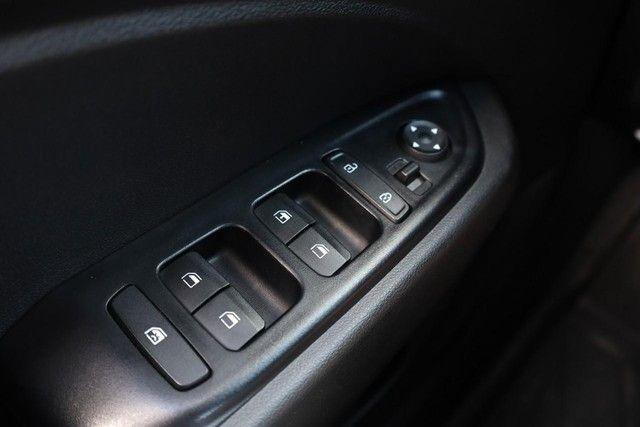 Used 2021 Hyundai Venue SE FWD image 16