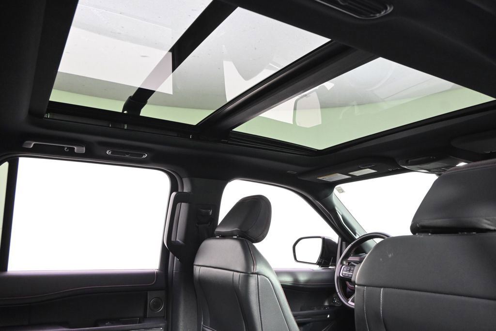 Used 2022 Ford Expedition Max Limited image 17