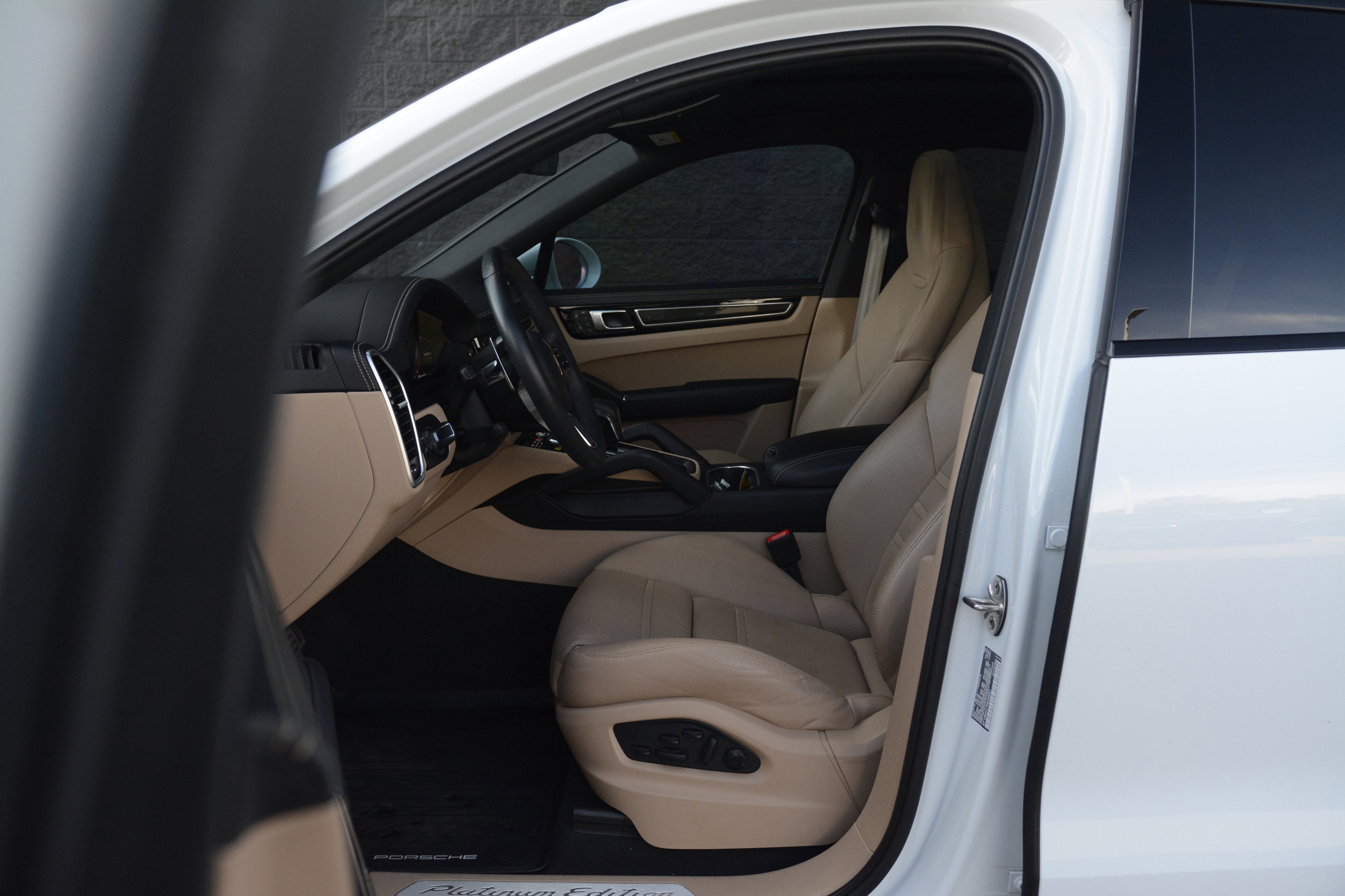 Certified 2023 Porsche Cayenne S Platinum image 15