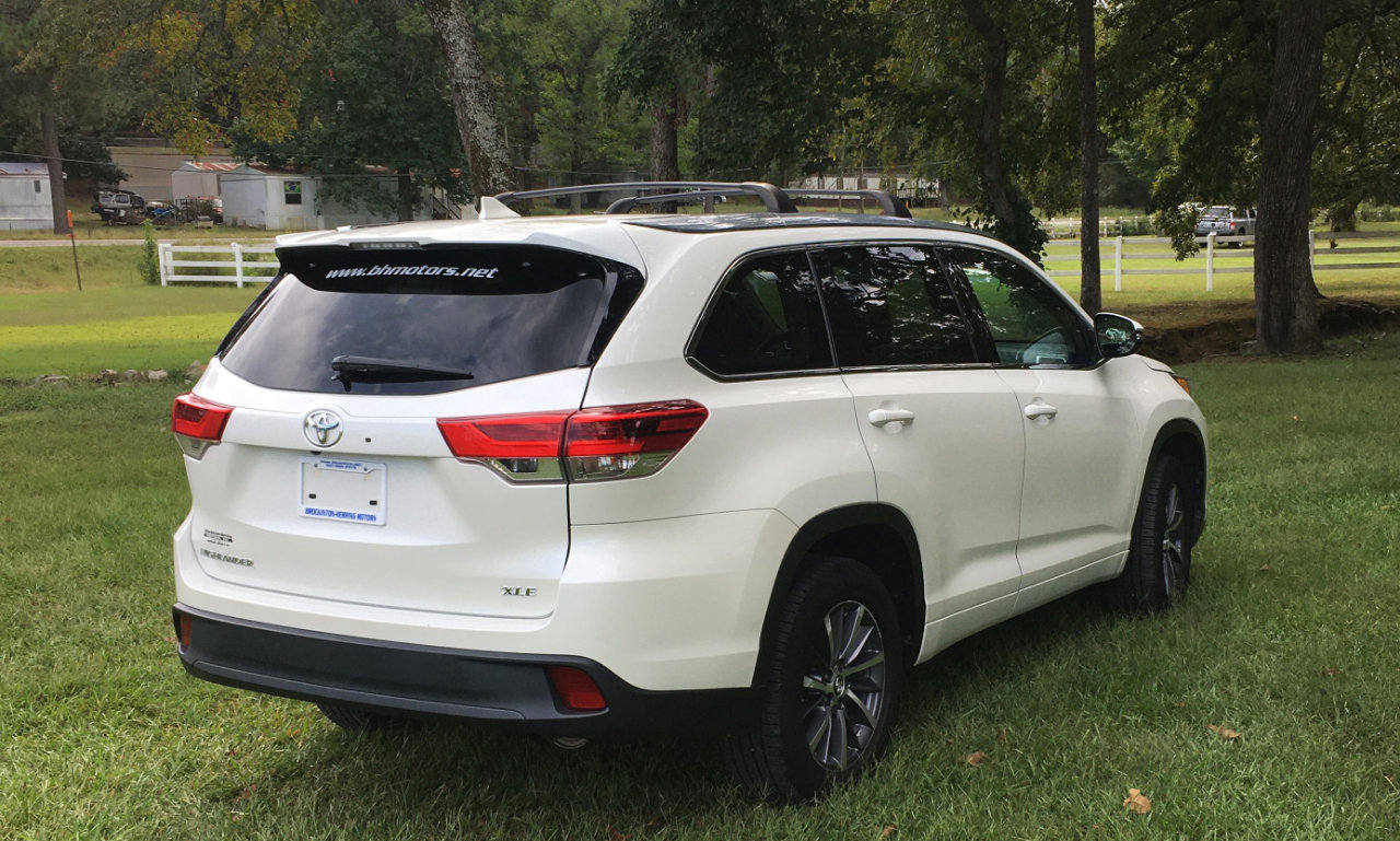 Used 2017 Toyota Highlander XLE image 6