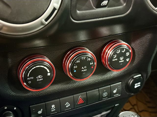 Used 2017 Jeep Wrangler Unlimited Rubicon w/ Connectivity Group image 15