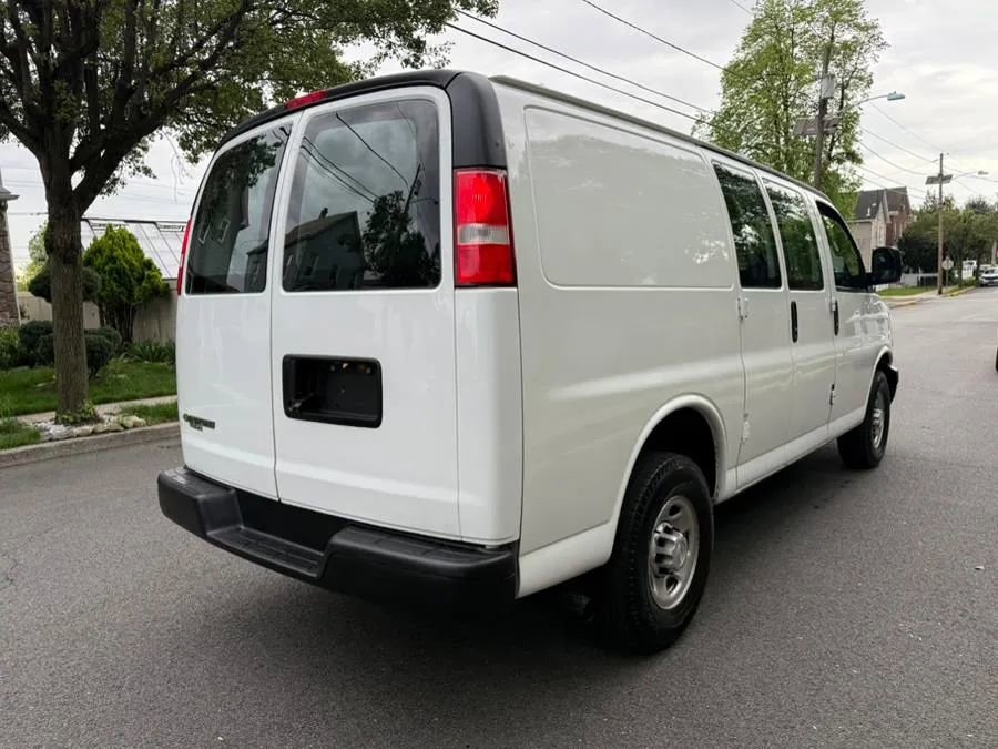 Used 2018 Chevrolet Express 2500 image 7