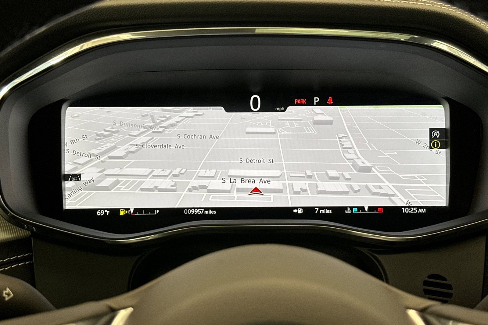 Used 2025 Jaguar F-PACE R-Dynamic S image 19