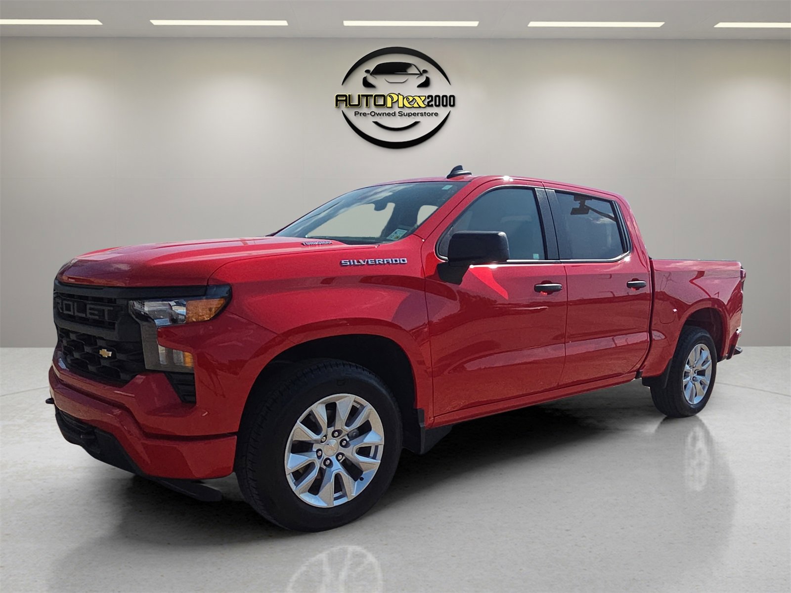 Used 2024 Chevrolet Silverado 1500 Custom image 3