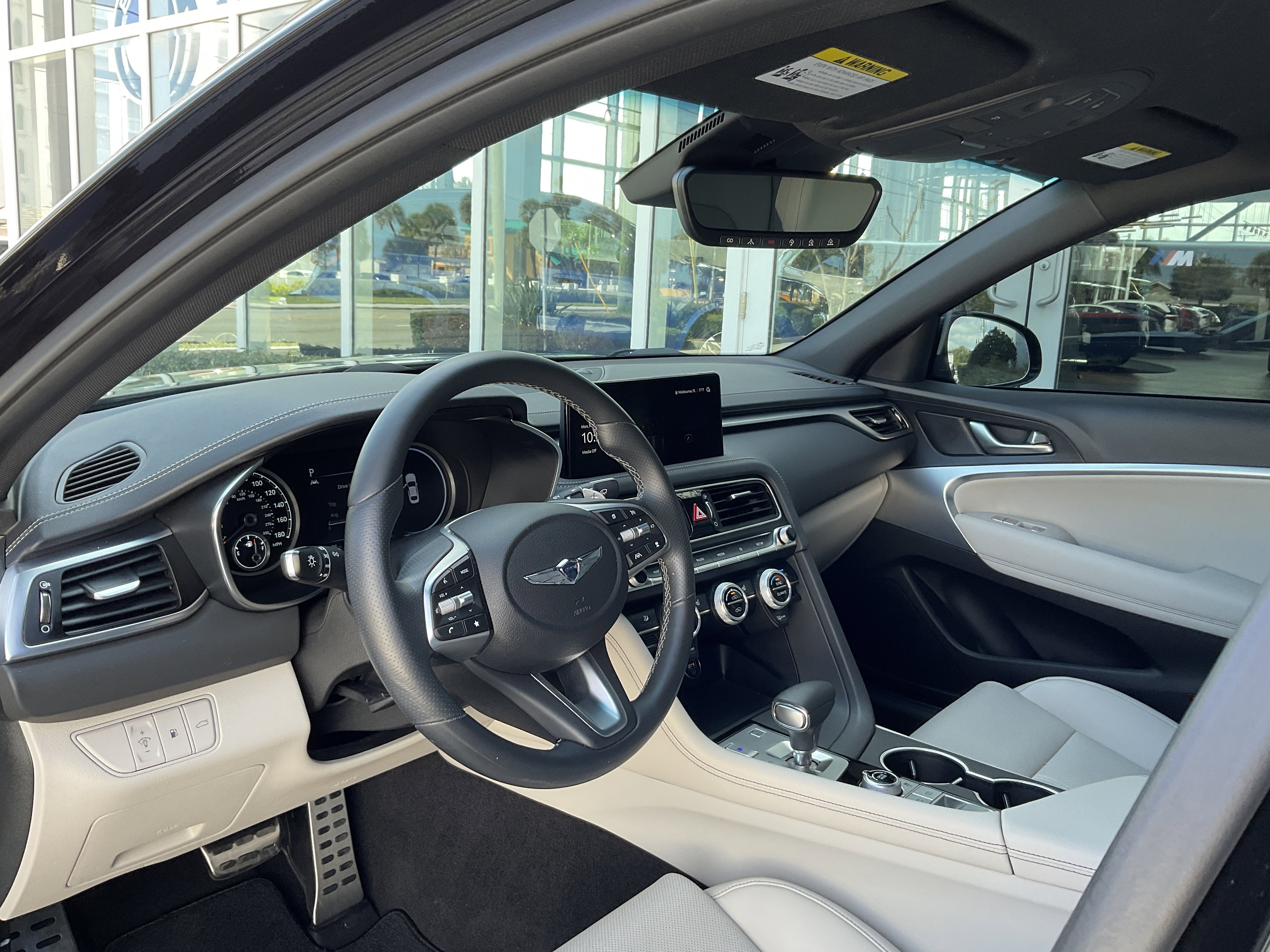 Used 2023 Genesis G70 2.0T image 9