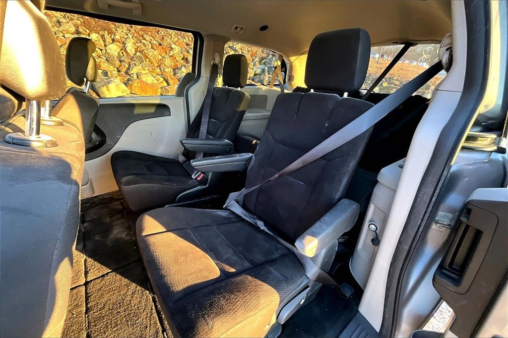 Used 2019 Dodge Grand Caravan SE image 24