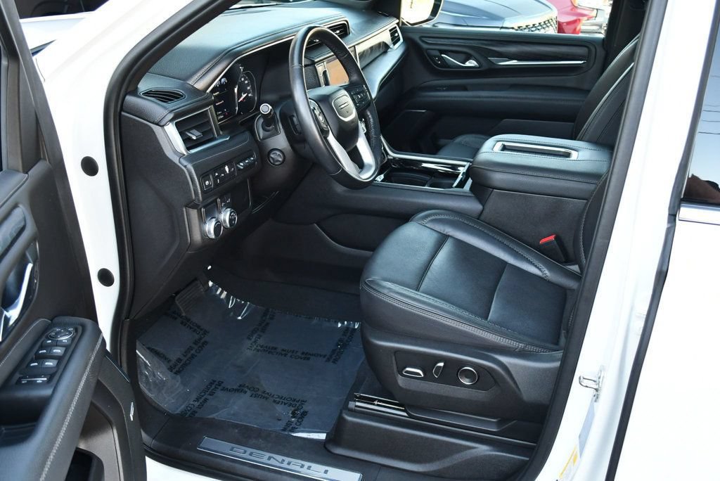 Used 2021 GMC Yukon Denali w/ Denali Premium Package RWD image 17