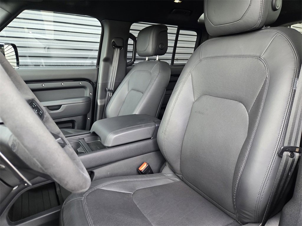 Certified 2024 Land Rover Defender 110 V8 image 19