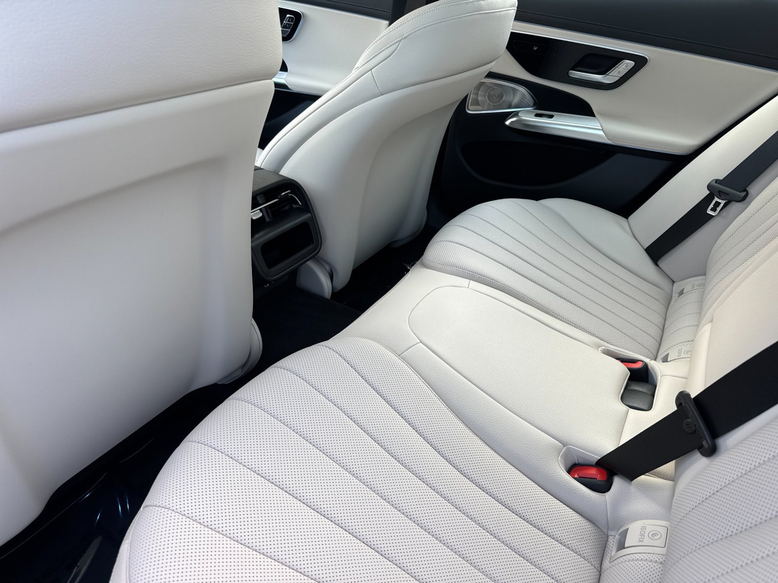 New 2027 Mercedes-Benz E 350 4MATIC Sedan image 11