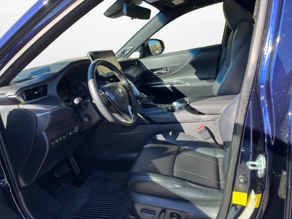 Used 2021 Toyota Venza Limited w/ Advanced Technology Package image 11