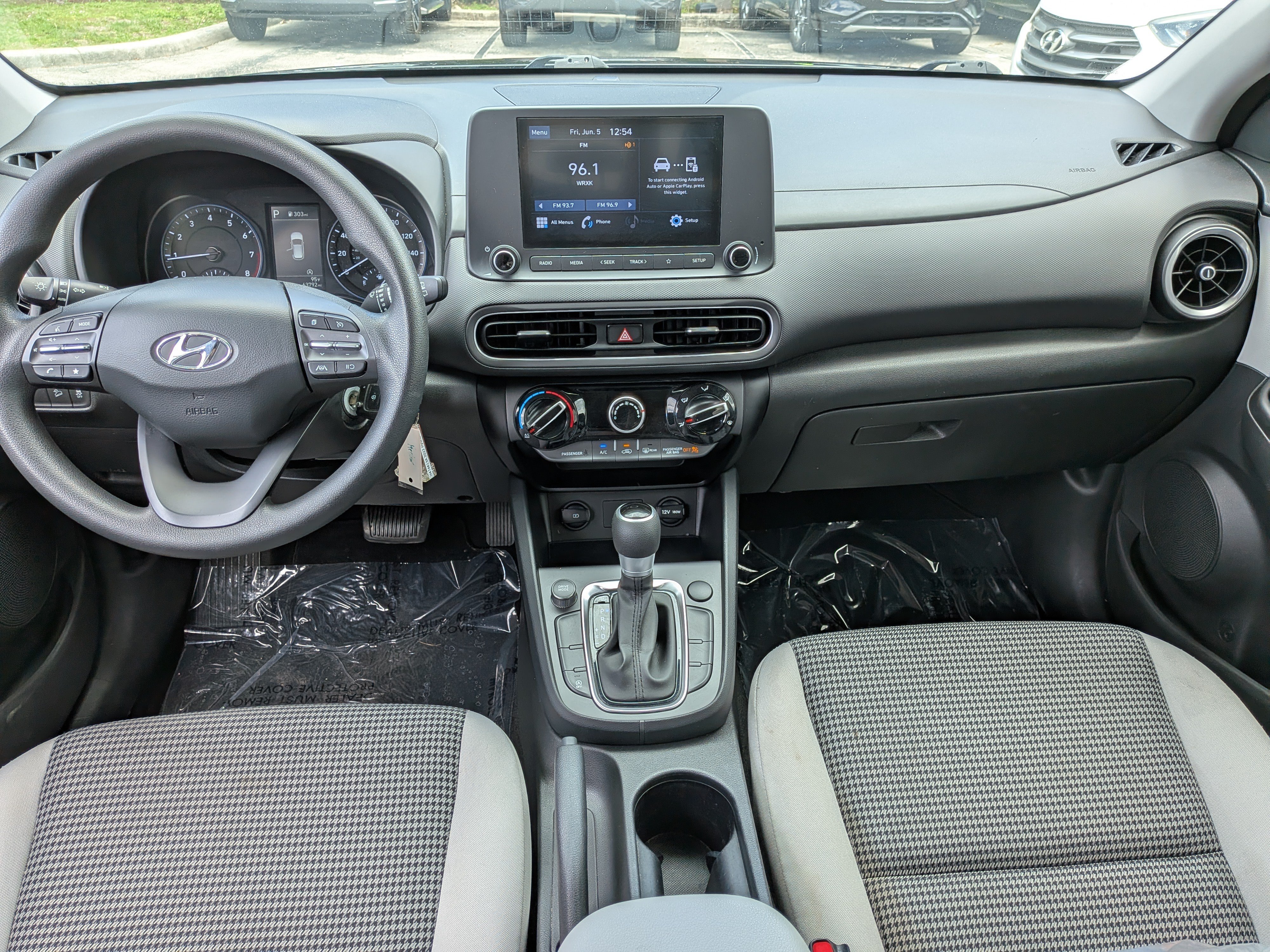 Used 2022 Hyundai Kona SE FWD image 15
