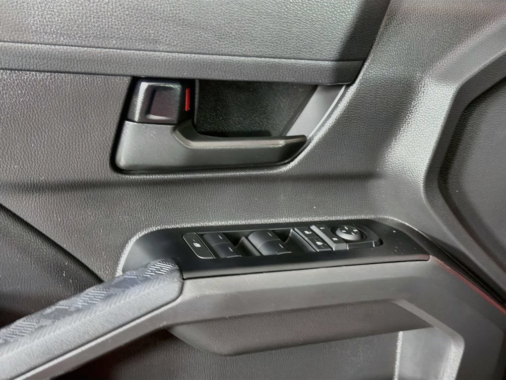 Used 2025 Toyota Tacoma SR5 AWD/4WD image 23
